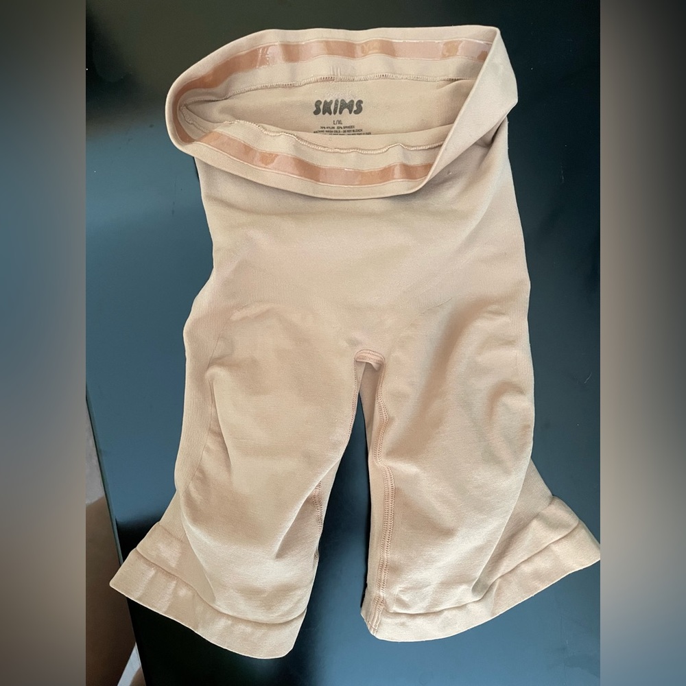 Skims tummy control shorts sz L